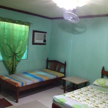 Dhayne Pension Puerto Princesa Szoba fotó