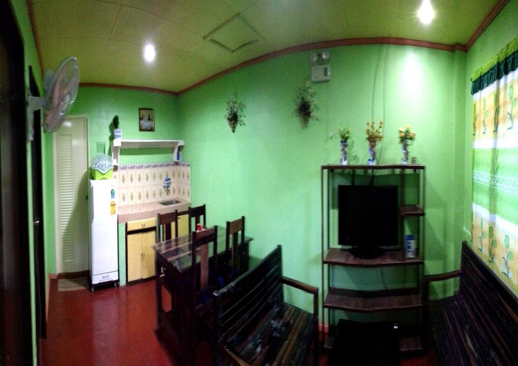 Dhayne Pension Puerto Princesa Szoba fotó
