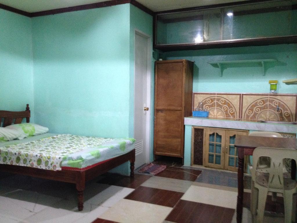 Dhayne Pension Puerto Princesa Szoba fotó